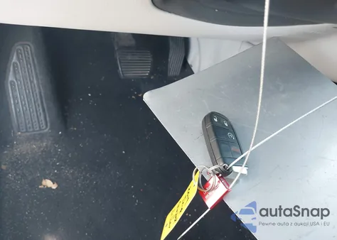 2019 Jeep Compass Limited 4X4 из США, поврежденный, VIN 3C4NJDCB0KT811407